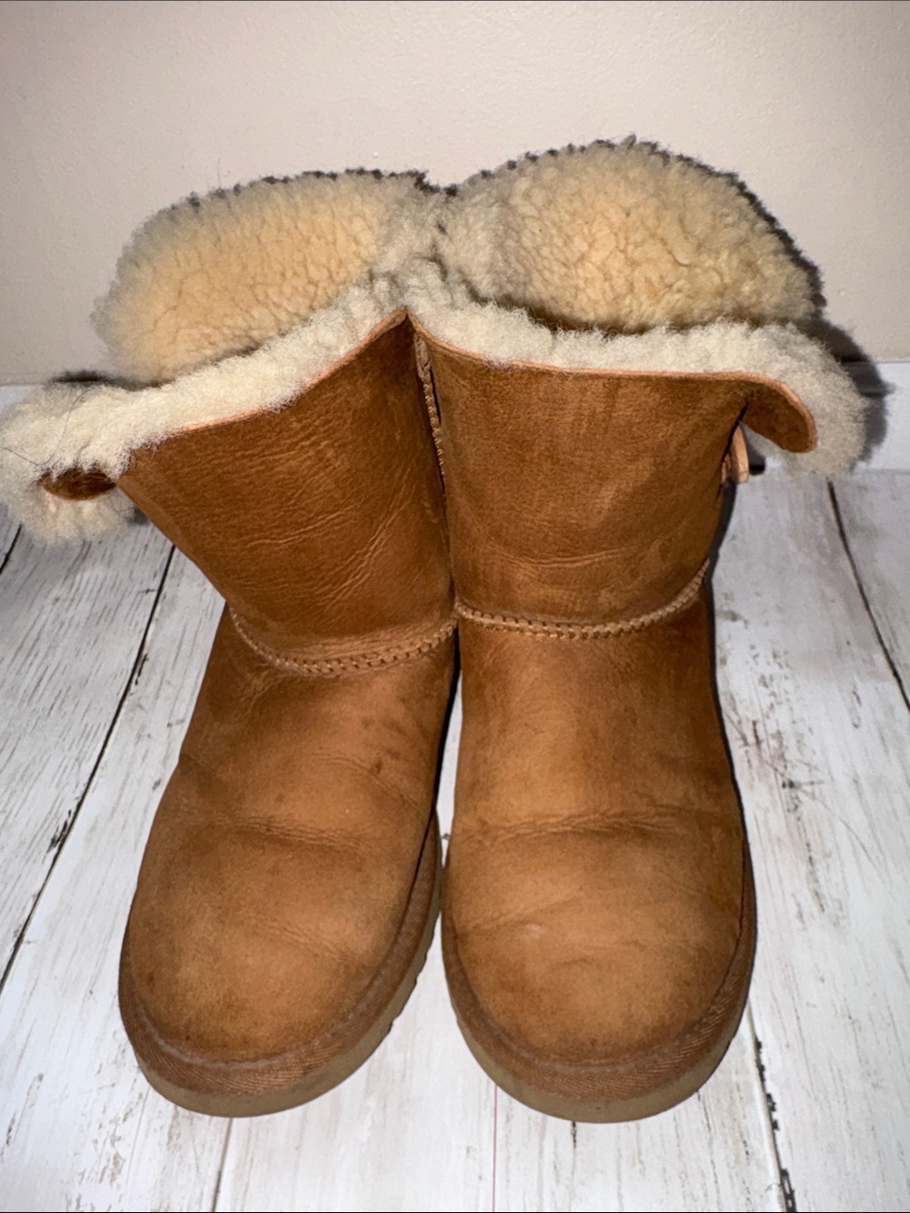UGG Chestnut Suede Shearling-Lined size 5 women’s pre- owned - Picture 4 of 9
